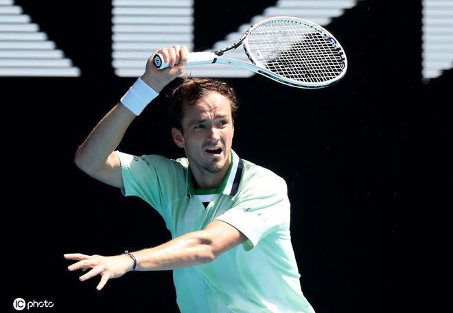 中后卫和右 中后卫和右